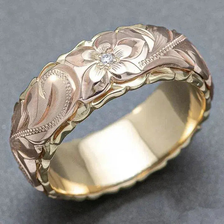 Anillo de Oro Antiguo con Pétalos de Rosa