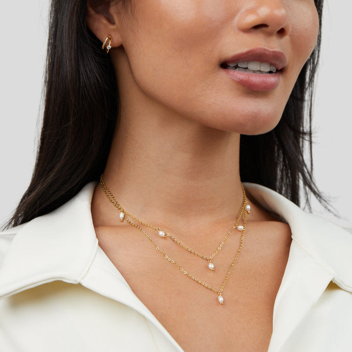 Collar de cadena con colgantes