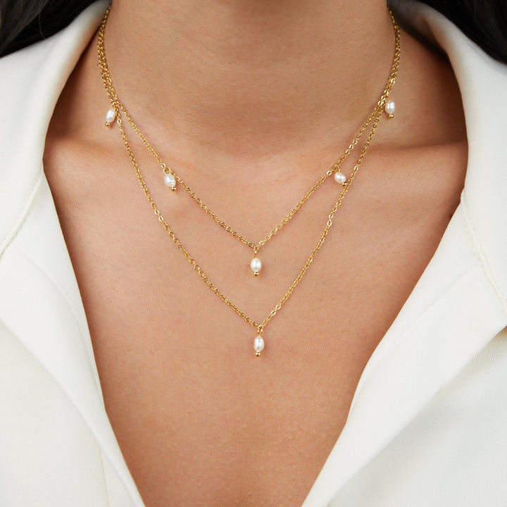 Collar de cadena con colgantes