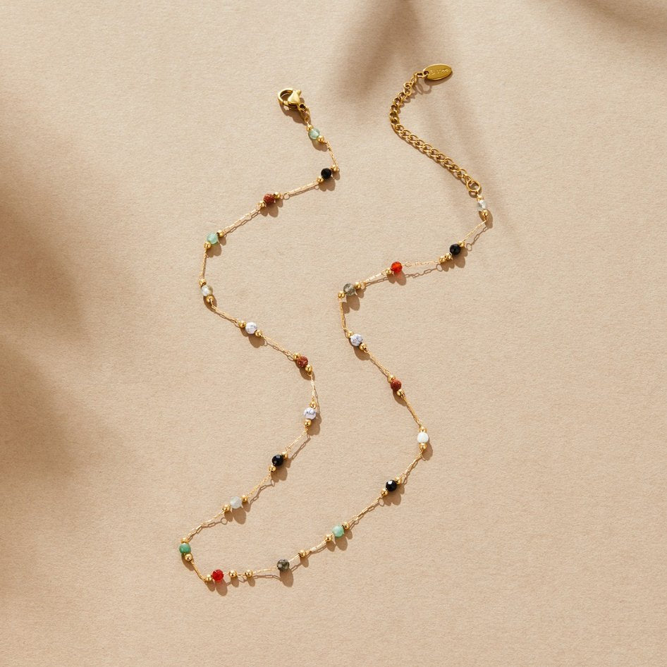 Collar de piedra minimalista