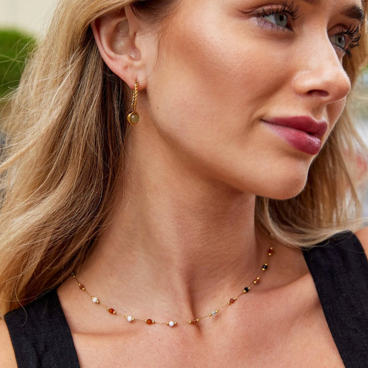 Collar de piedra minimalista