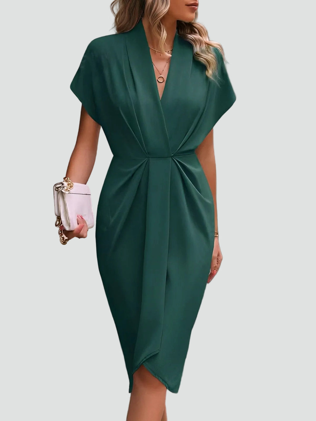 Sofisticado vestido de cóctel midi envolvente en Donkergroen