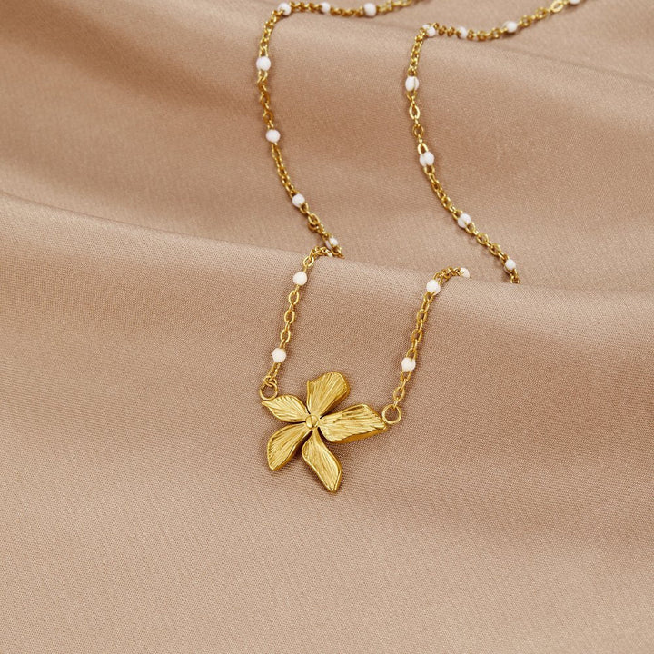 Elegante collar Color oro