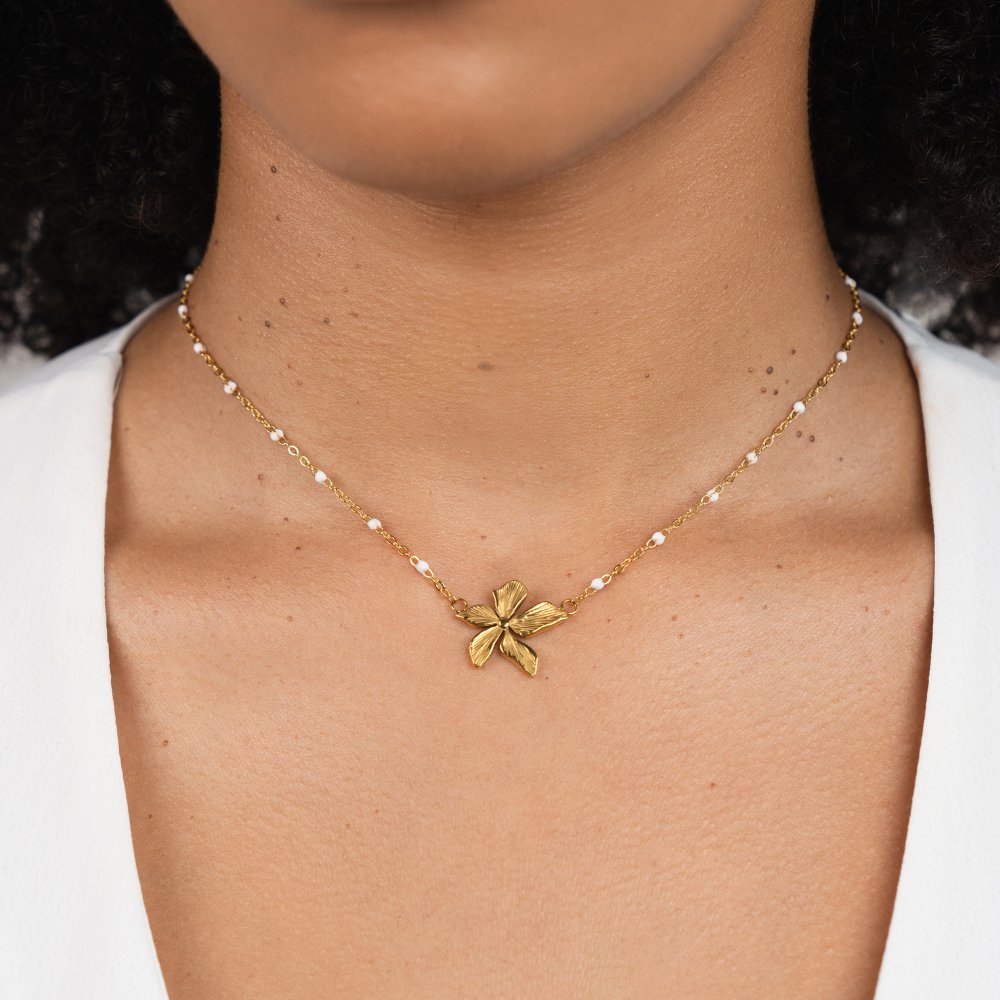 Elegante collar Color oro
