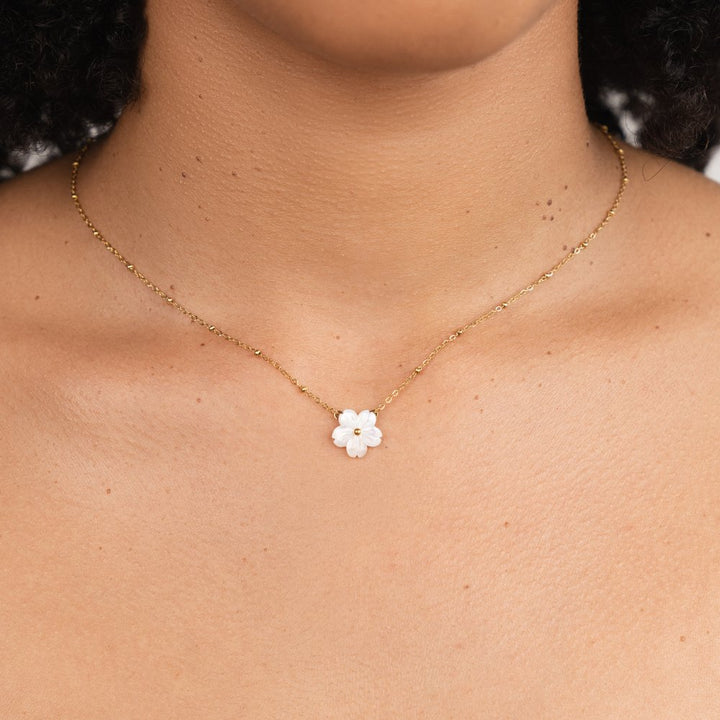 Florecer del tamaño Collar